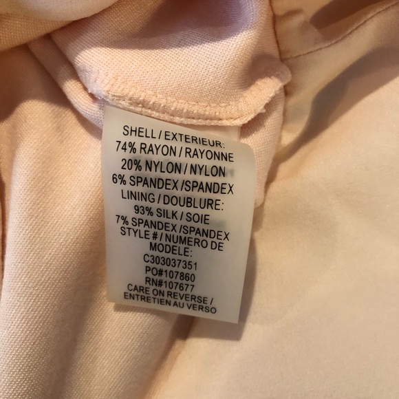 Alice + Olivia Regina Peach Peplum Top L - Picture 4 of 4